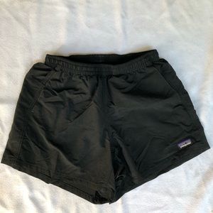 XS Women’s Patagonia Baggies- 5 inch